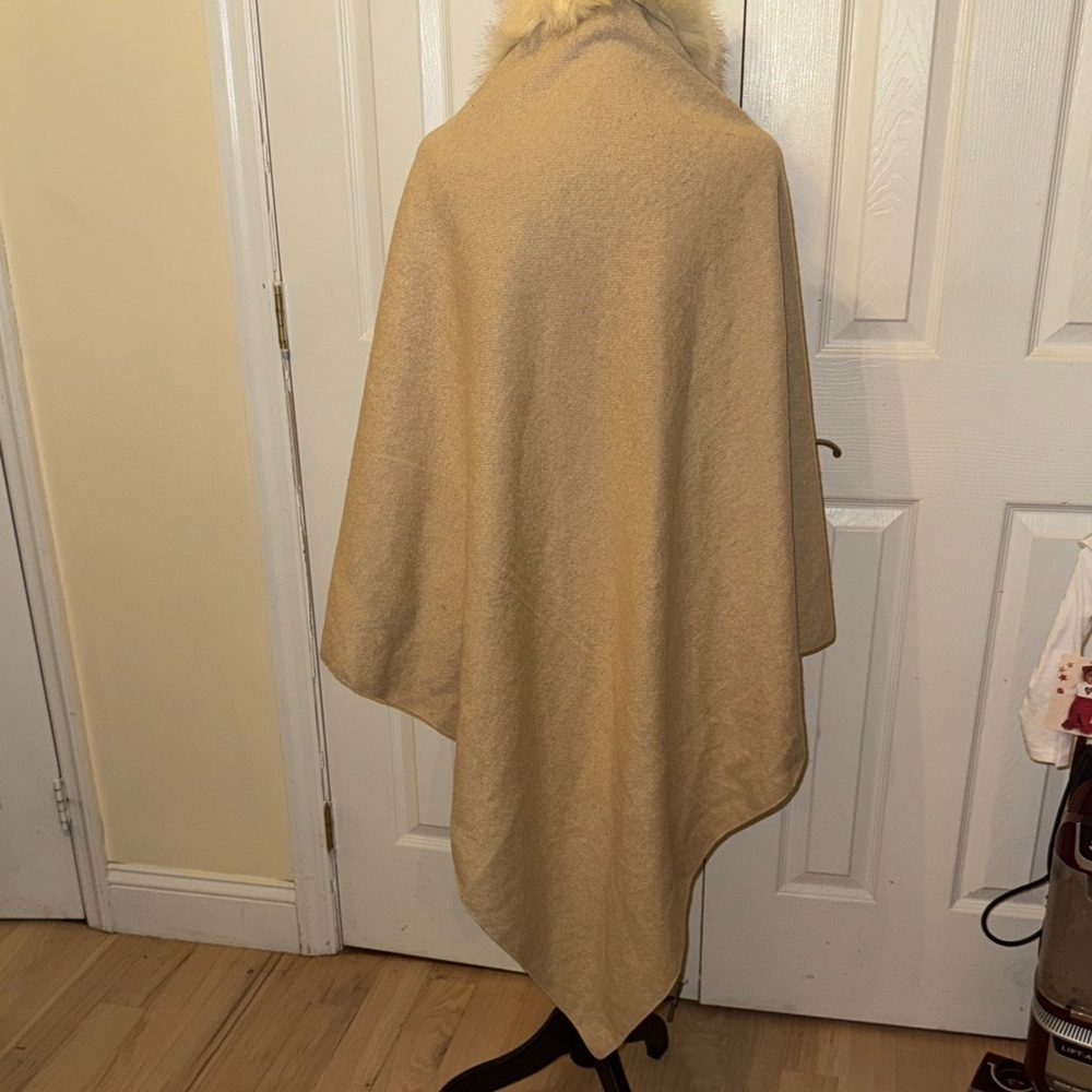Tan Shawl with Cream Faux Fur Trim - Picture 2 of 5